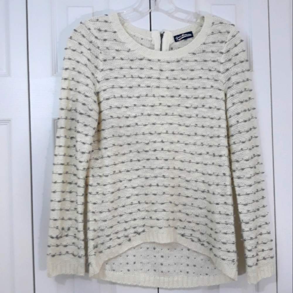 Freshman women's Long-Sleeve ivory Knit Sweater Size Small